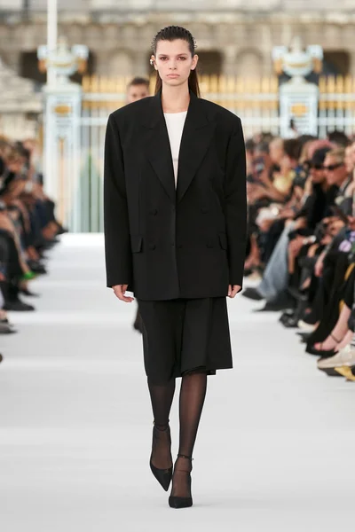 Look 1